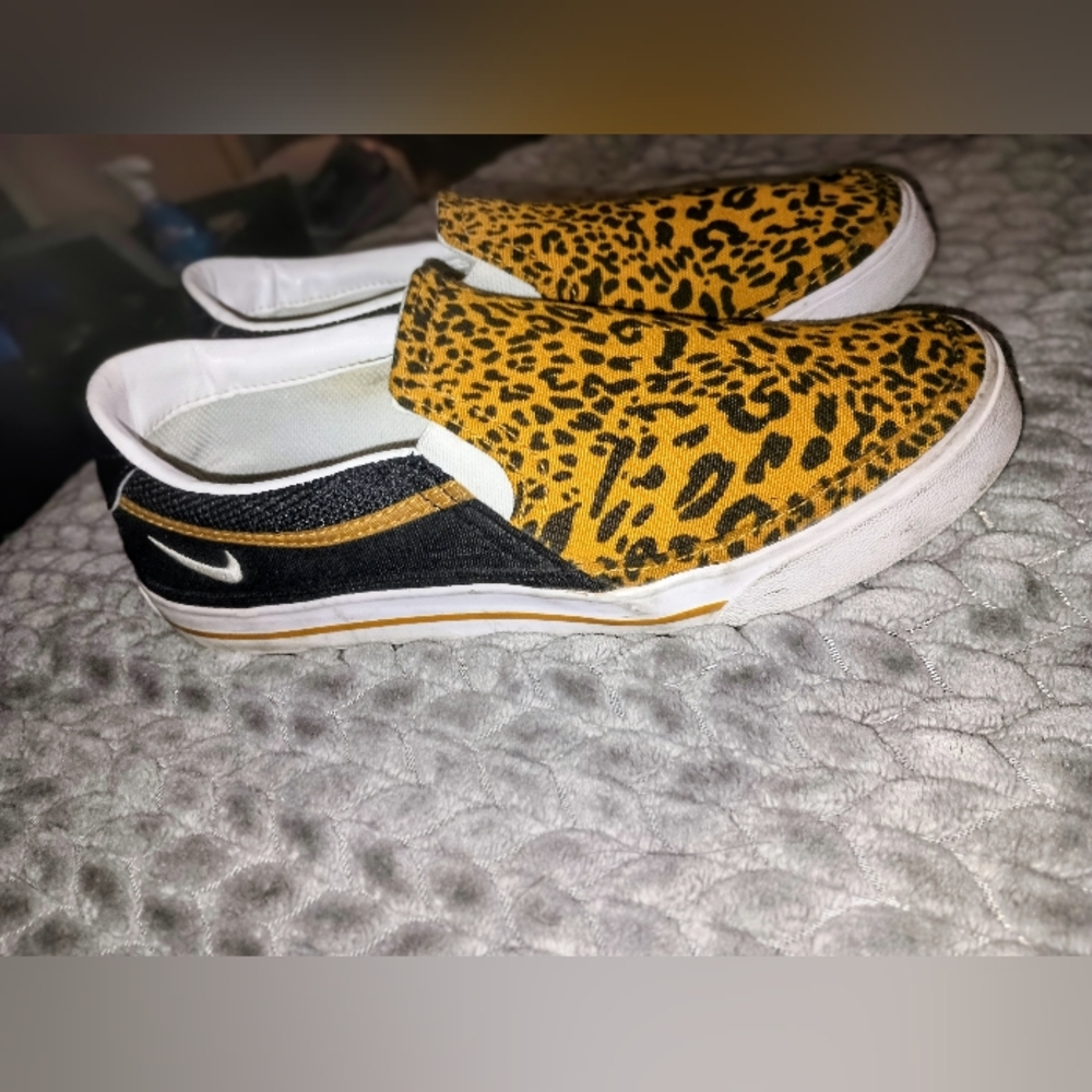 ✨Nike Women’s Court Legacy Leopard Slip-On Casual Sneaker 🐆👟 Pre-owned - Picture 4 of 9